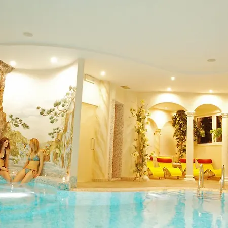 Hotel La Montanina In Val Di Non 3*