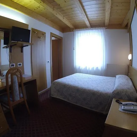 La Montanina In Val Di Non Hotel 3*