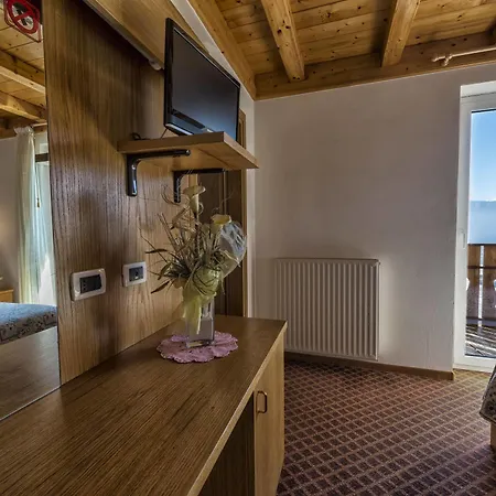Hotel La Montanina In Val Di Non 3*